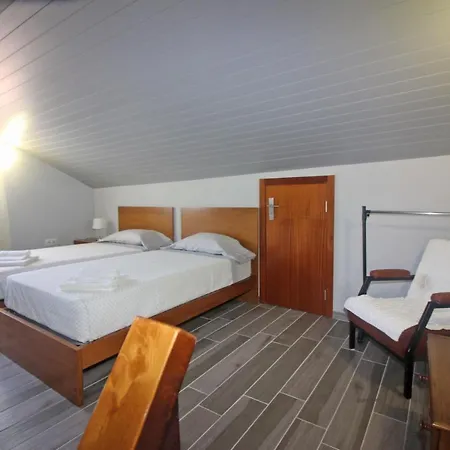 Casa Laranjeiras By Geres Casas Carvalheira